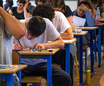 Replay Éducation : la France est-elle la mauvaise élève de l'Europe ? - ARTE Europe l'Hebdo