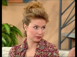 Replay Les filles d'à côté - S04 E01 - Illusion perdue