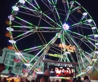 Replay Marchés de Noël en folie et décorations de plus en plus magiques