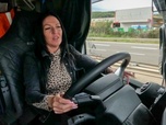Replay Les routiers : profession chauffeur poids lourd - S2E21 - Océane et l'ours du Jura