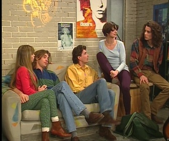 Replay Hélène et les garçons - S03 E10 - Le vol