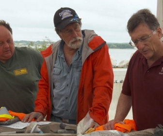 Replay Le mystère d'Oak Island : la course au trésor - S10E10 - Un sacré indice