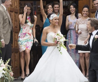 Replay Devious Maids - S3 E1 - Une belle jambe