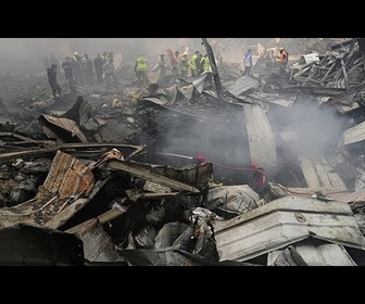 Replay Plusieurs frappes aériennes sur Beyrouth, les secours luttent contre les incendies