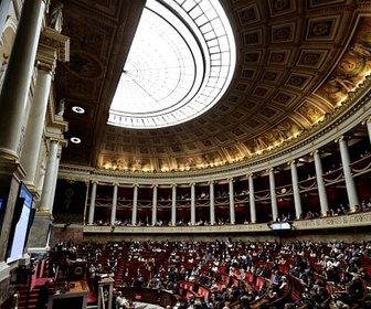 Replay Une loi pour aider à mourir - Vote historique : quel droit à l'aide à mourir en France ?