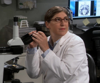 Replay The Big Bang Theory - S10E8 - Super cerveau dans un incubateur !