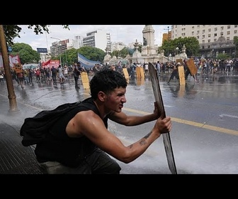 Replay Affrontements devant le Congrès argentin autour de la réforme du travail de Milei