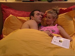 Replay Un gars, une fille - S3E9 - Au lit (8)