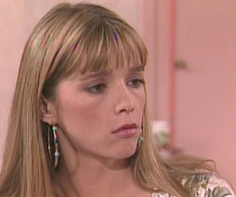 Replay Hélène et les garçons - S01 E49 - Détective prive