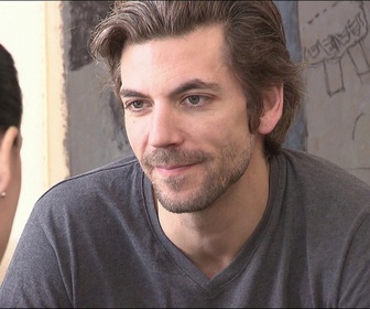 Replay Au nom de la vérité - S01 E17 - Amour et chantage