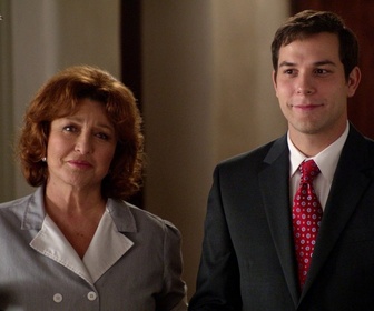 Replay Graves - S01 E03