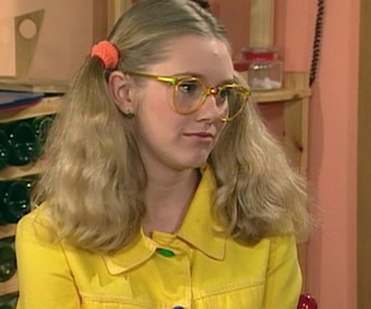 Replay Premiers baisers - S03 E44 - Belle ou pas belle