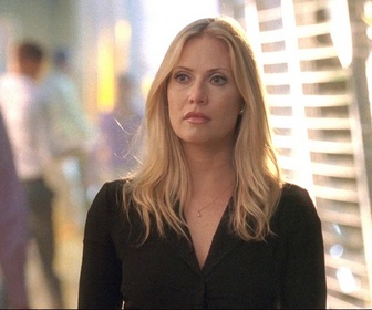 Replay Les experts : Miami - S06 E06 - Eclipse mortelle