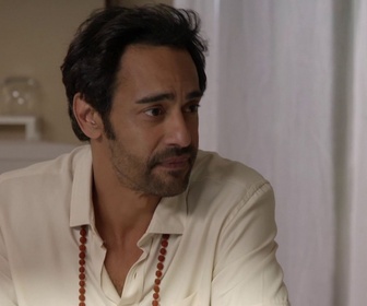 Replay Camping paradis - S15 E08 - Les bikers au camping (Partie 2)