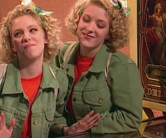 Replay Premiers baisers - S03 E22 - Une histoire d'amour