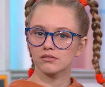 Replay Premiers baisers - S06 E09 - Les amoureux sont seuls au monde