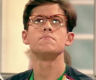 Replay Premiers baisers - S03 E21 - Sondages