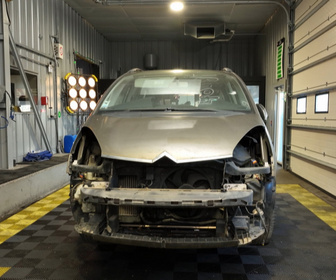 Replay Top Mecanic : 5 jours pour restaurer une épave - S6E64 - Jour 4 - Deux mécanos, deux écoles