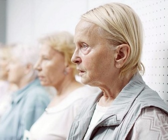 Replay Portraits de femme - Une femme sur le toit