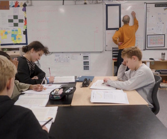 Replay Focus - Numérique à l'école : le Danemark renonce et revient au papier