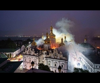 Replay De fausses images d'IA affirment que la frappe contre un monastère de Kyiv a été mise en scène