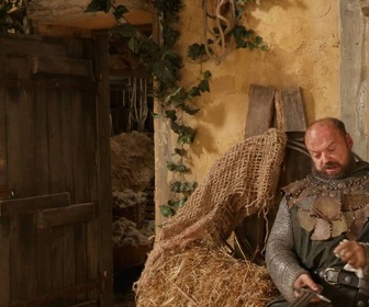 Replay La petite histoire de France - Trop occupée / T'as rien oublié ? / Système métrique / Plouf plouf