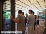 Replay Un jour, un doc week-end - Gstaad Palace : un hôtel au sommet