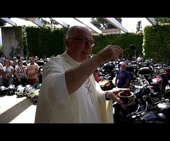 Replay 200 motards se rassemblent à Castel Gandolfo pour la bénédiction de leurs motos