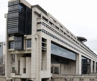 Replay C dans l'air - Budget : taxer les riches... et l'héritage ?