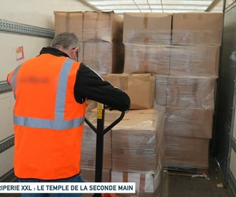 Replay Un jour, un doc - Friperie XXL : le temple de la seconde main