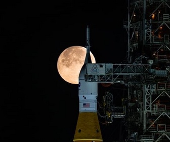 Replay 28 minutes - La Lune, nouveau champ de bataille entre les États-Unis et la Chine ?