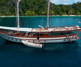 Replay Un jour ailleurs - Raja Ampat / Saint-Barth