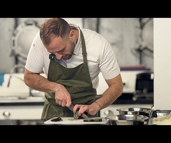 Replay Pour faire face à l'invasion du poisson-lion en Grèce, une solution : le manger !