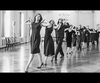 Replay Kontakthof : à Athènes, l'univers de Pina Bausch renaît avec des interprètes grecs