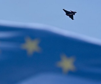 Replay L'OTAN sous pression - UE : les 27 se réarment comme jamais