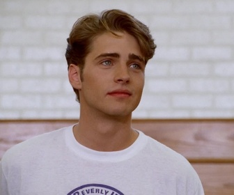 Replay Beverly Hills, 90210 - S01 E05 - Un contre un
