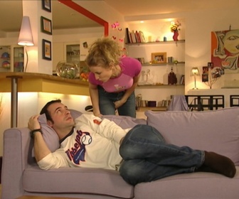 Replay Un gars, une fille - S4E72 - À la maison (3)