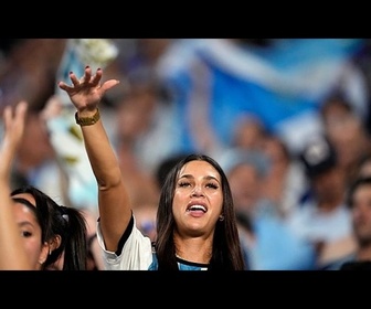 Replay Des fans argentins se réunissent à Atlanta pour le traditionnel banderazo du Mondial