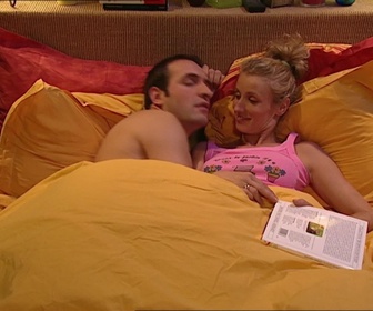 Replay Un gars, une fille - Au lit (8)