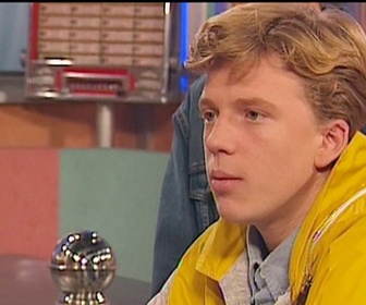 Replay Premiers baisers - S01 E24 - Un voyage de rêve