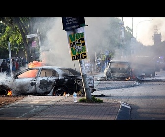 Replay Afrique du Sud : tensions et voitures incendiées après l'assouplissement du droit d'asile