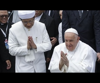 Replay François cosigne un texte avec l'imam de la plus grande mosquée d'Asie