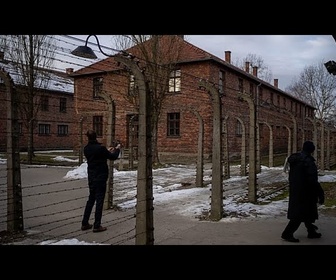 Replay Fact-checking : le chatbot Grok d'Elon Musk propage-t-il des théories négationnistes ?