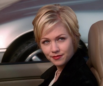 Replay Beverly Hills, 90210 - S08 E21 - Celle qui criait au loup
