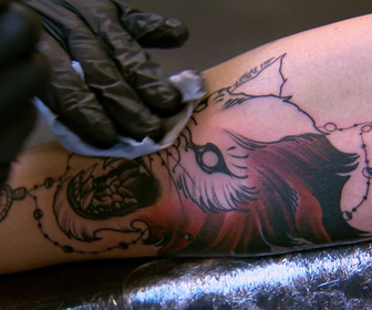 Replay Ink Master - Le meilleur tatoueur - S10E13 - Combats d'aiguilles, combats d'égo