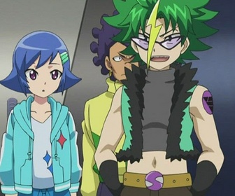 Replay Beyblade Burst - A pleine puissance et gonflés à bloc