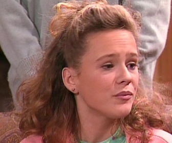 Replay Premiers baisers - S01 E18 - La campagne électorale