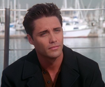 Replay Beverly Hills, 90210 - S08 E12 - Première impression