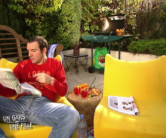 Replay Un gars, une fille - S4E23 - Sur leur terrasse (2)
