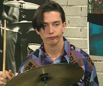 Replay Hélène et les garçons - S04 E08 - Réparation